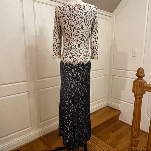 Tadashi Shoji Dark Navy & Ivory Lace 3/4 Sleeve Gown - Picture 5 of 16